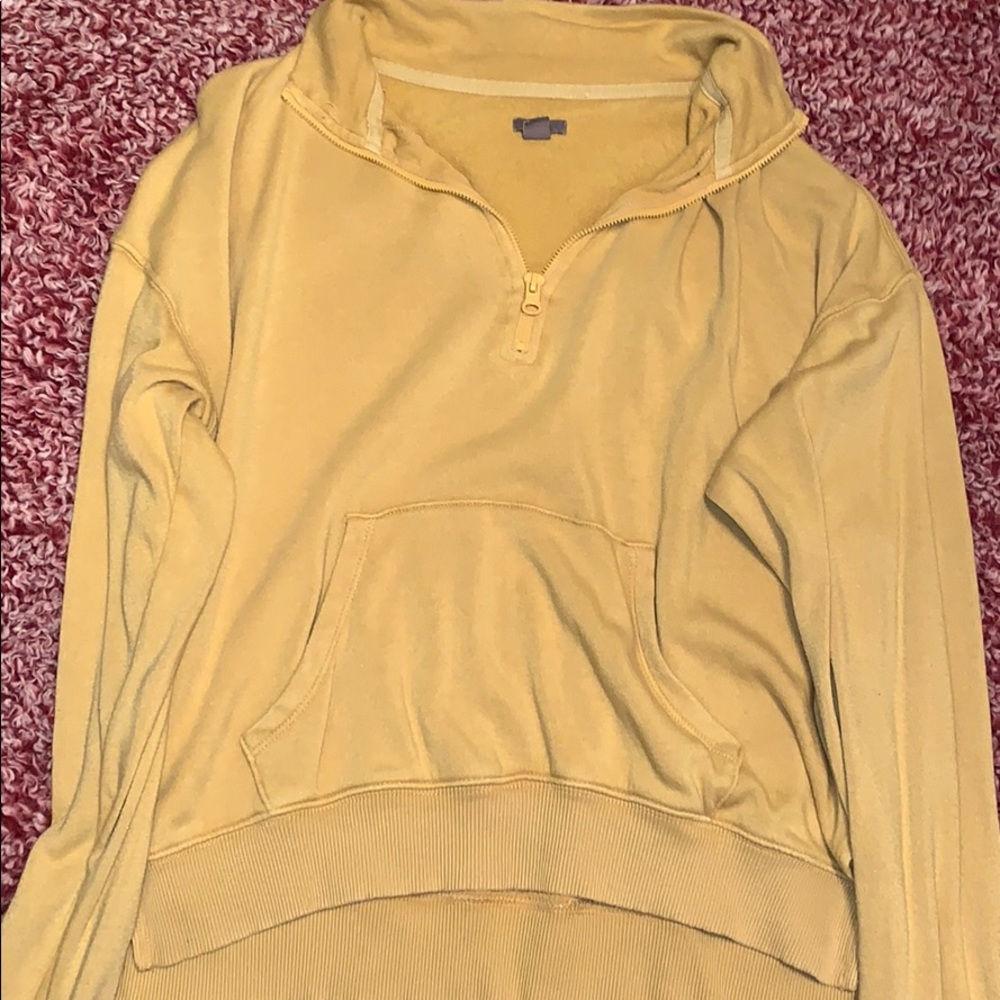 Gold sweatshirt